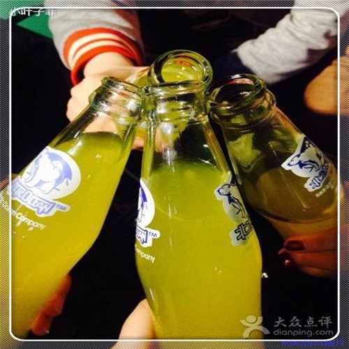 灰色轨迹歌词（灰色轨迹讲述的是什么）